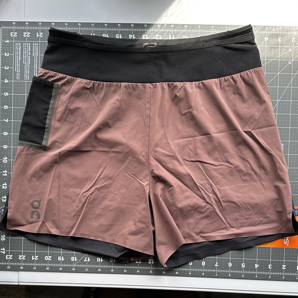 On Running Mens Mauve (Pebble) and Black Athletic Shorts - Picture 1 of 13
